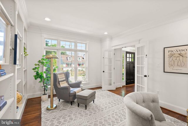 812 21ST ST S, Arlington, VA 22202
