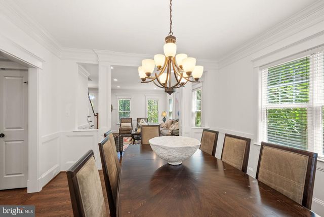 812 21ST ST S, Arlington, VA 22202