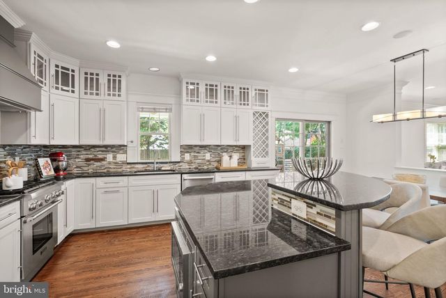 812 21ST ST S, Arlington, VA 22202