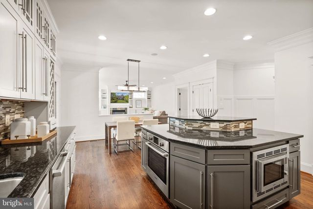 812 21ST ST S, Arlington, VA 22202