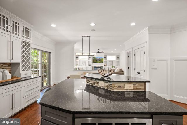 812 21ST ST S, Arlington, VA 22202