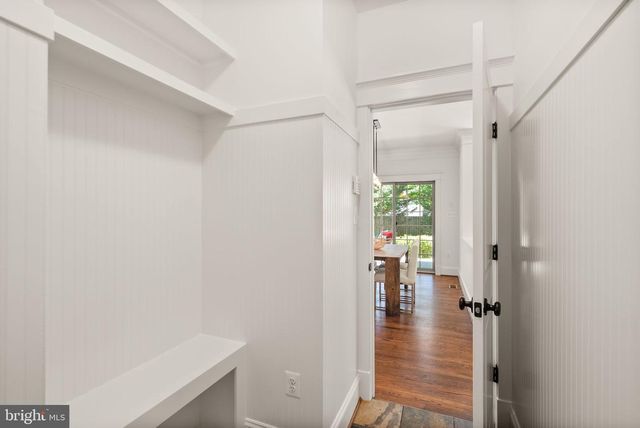 812 21ST ST S, Arlington, VA 22202