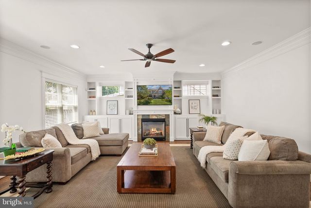 812 21ST ST S, Arlington, VA 22202
