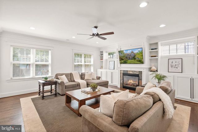 812 21ST ST S, Arlington, VA 22202