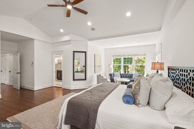 812 21ST ST S, Arlington, VA 22202