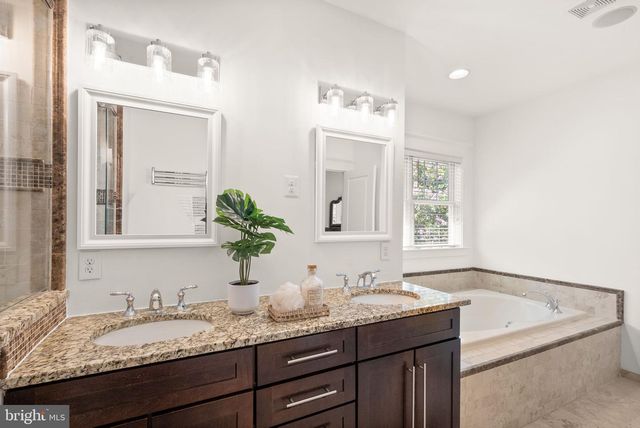 812 21ST ST S, Arlington, VA 22202