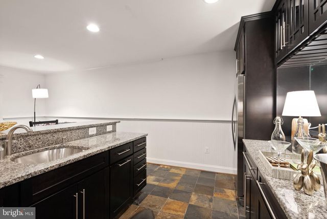 812 21ST ST S, Arlington, VA 22202