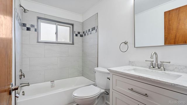 3262 Grange Road, Trenton, MI 48183