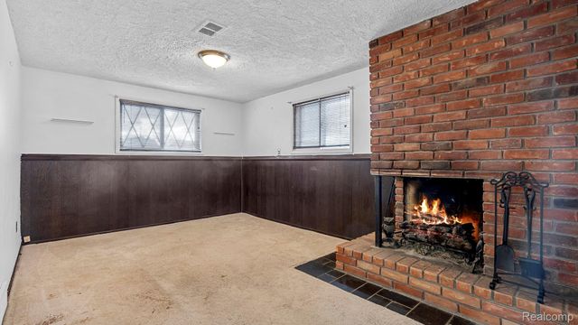 3262 Grange Road, Trenton, MI 48183