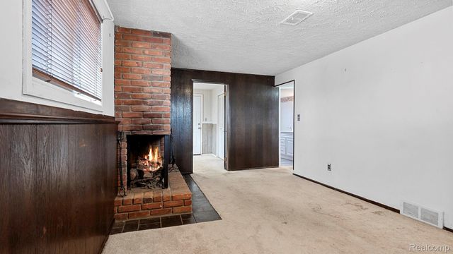 3262 Grange Road, Trenton, MI 48183