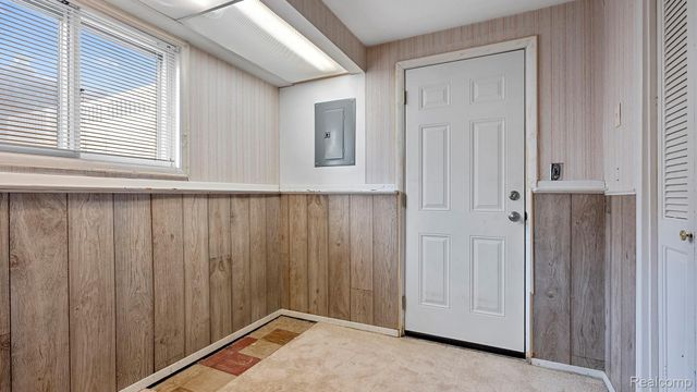 3262 Grange Road, Trenton, MI 48183