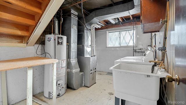 3262 Grange Road, Trenton, MI 48183