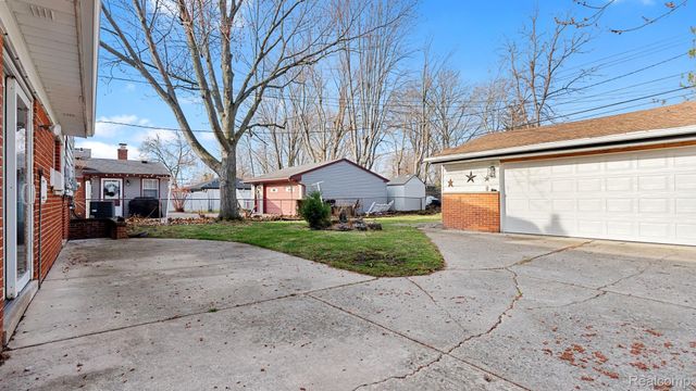 3262 Grange Road, Trenton, MI 48183