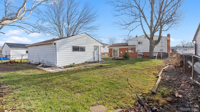 3262 Grange Road, Trenton, MI 48183