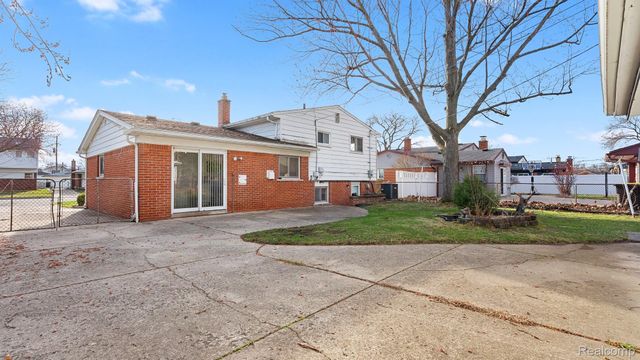 3262 Grange Road, Trenton, MI 48183