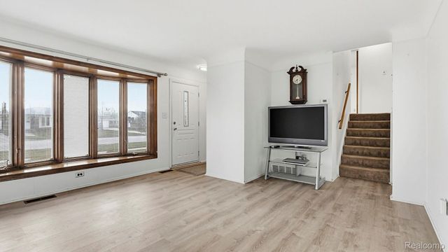 3262 Grange Road, Trenton, MI 48183