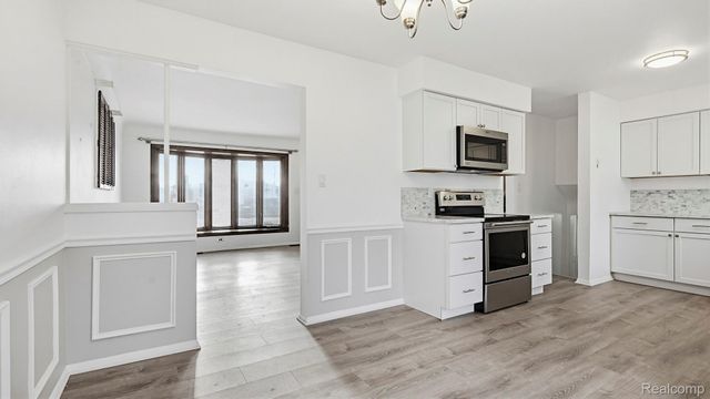 3262 Grange Road, Trenton, MI 48183