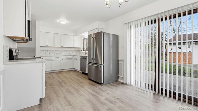 3262 Grange Road, Trenton, MI 48183