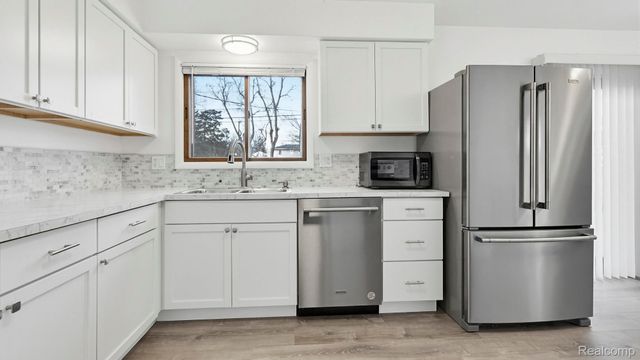 3262 Grange Road, Trenton, MI 48183