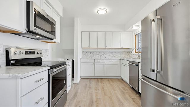 3262 Grange Road, Trenton, MI 48183