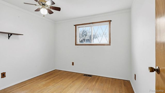 3262 Grange Road, Trenton, MI 48183