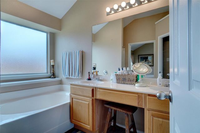 800 Chrissy Creek Lane, Euless, TX 76040