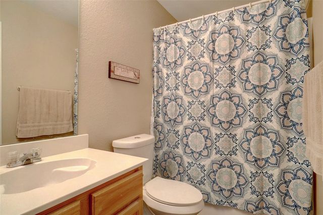 800 Chrissy Creek Lane, Euless, TX 76040