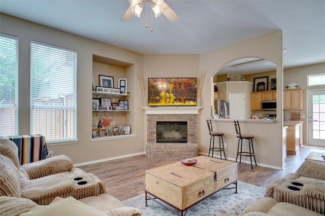 800 Chrissy Creek Lane, Euless, TX 76040