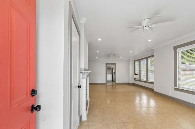 4105 18TH AVENUE S, St Petersburg, FL 33711