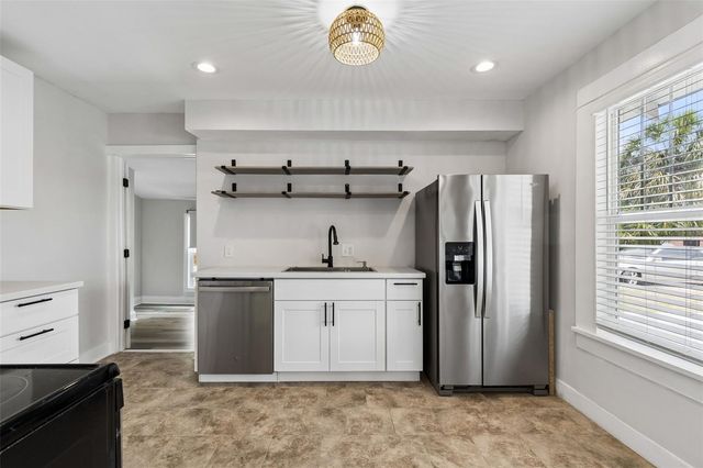 4105 18TH AVENUE S, St Petersburg, FL 33711