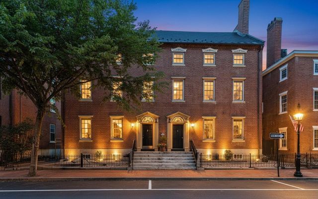 159 State St Apt 5, Portsmouth, NH 03801