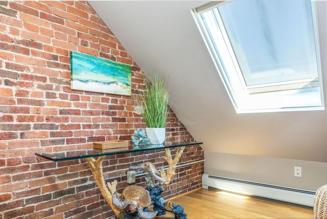 159 State St Apt 5, Portsmouth, NH 03801