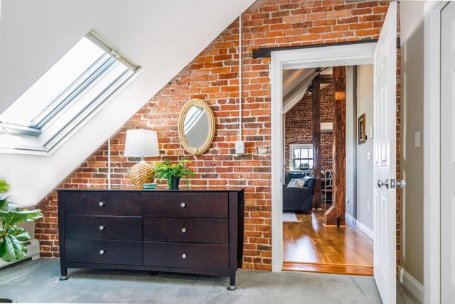 159 State St Apt 5, Portsmouth, NH 03801