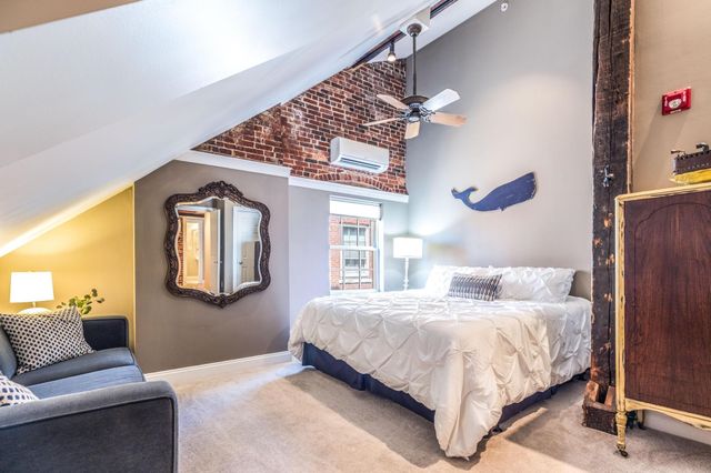 159 State St Apt 5, Portsmouth, NH 03801