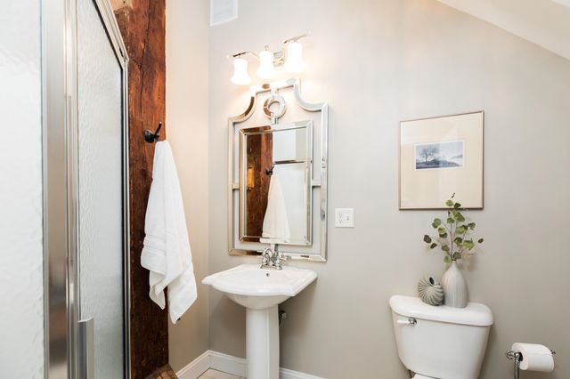 159 State St Apt 5, Portsmouth, NH 03801