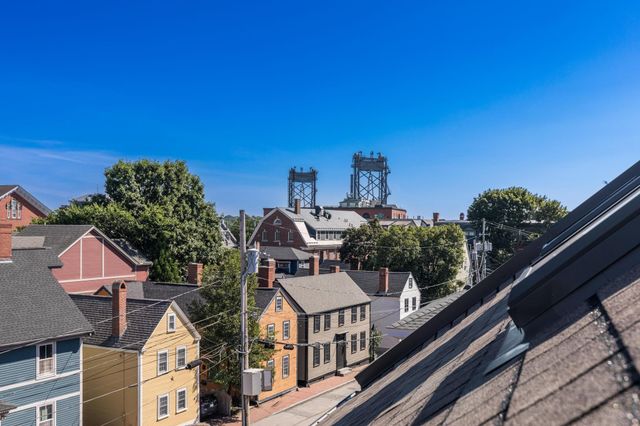 159 State St Apt 5, Portsmouth, NH 03801
