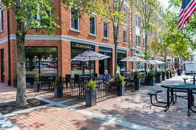 159 State St Apt 5, Portsmouth, NH 03801