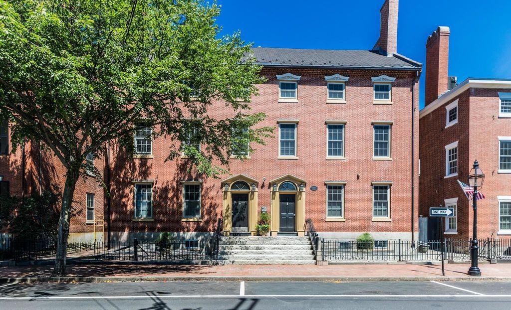 159 State St Apt 5, Portsmouth, NH 03801
