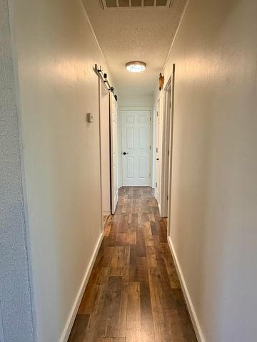 720 N Elliott Avenue, Aurora, MO 65605