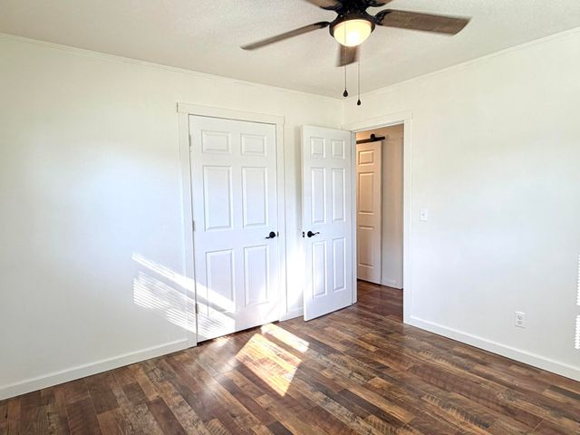 720 N Elliott Avenue, Aurora, MO 65605