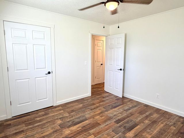 720 N Elliott Avenue, Aurora, MO 65605