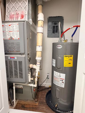 720 N Elliott Avenue, Aurora, MO 65605