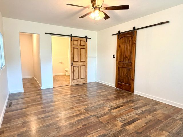 720 N Elliott Avenue, Aurora, MO 65605