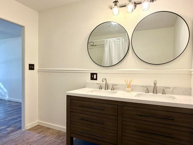 720 N Elliott Avenue, Aurora, MO 65605