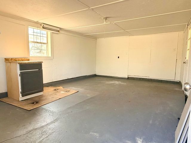 720 N Elliott Avenue, Aurora, MO 65605