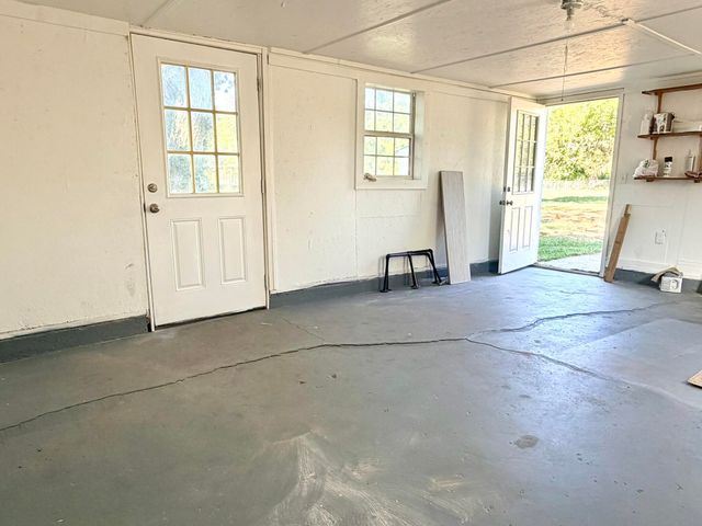 720 N Elliott Avenue, Aurora, MO 65605