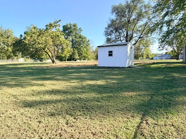 720 N Elliott Avenue, Aurora, MO 65605