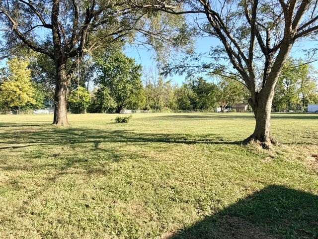 720 N Elliott Avenue, Aurora, MO 65605