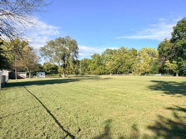 720 N Elliott Avenue, Aurora, MO 65605