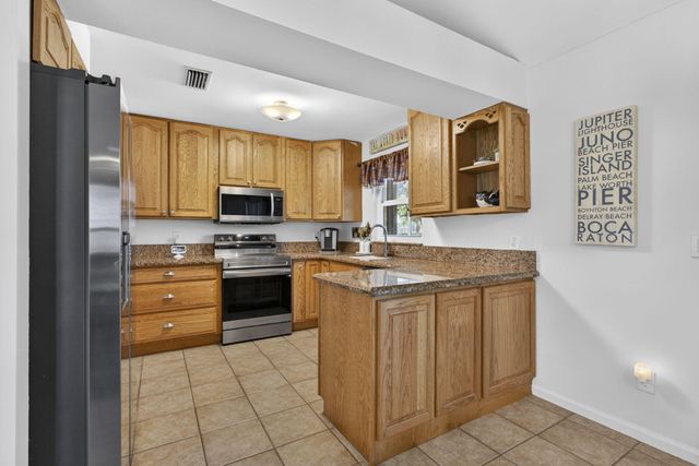 132 Parkwood Drive, Royal Palm Beach, FL 33411